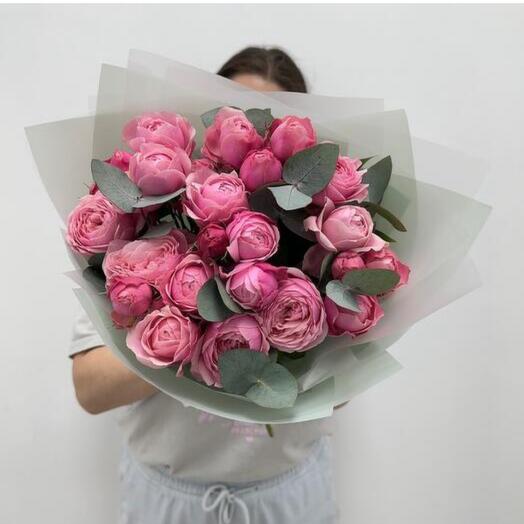 Bushy peony-shaped peony roses of Silva pink with eucalyptus