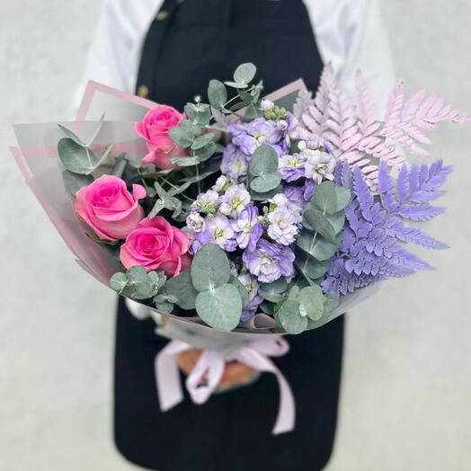 Compliment with pink roses