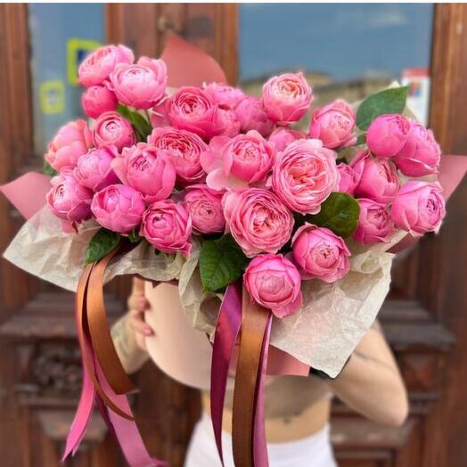 Бокс с пионовидными розами