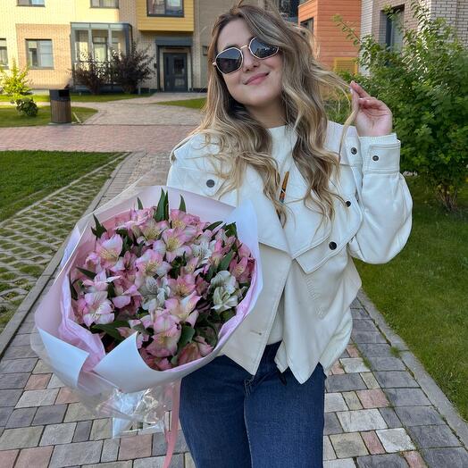 Букет "Моно альстромерий"