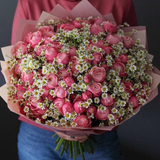 Bouquet of bush peony roses and daisies