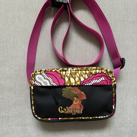 Kitanda Crossbody Bag (Fushia Pink)