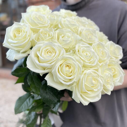 21 white roses