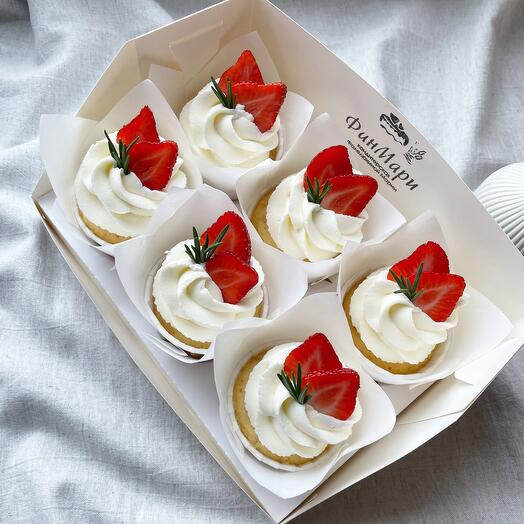 Капкейки с клубникой