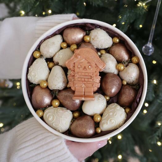 Набор из клубники в шоколаде "Зимняя сказка"