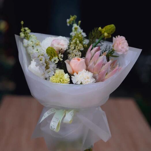 Цветы с африканской розой