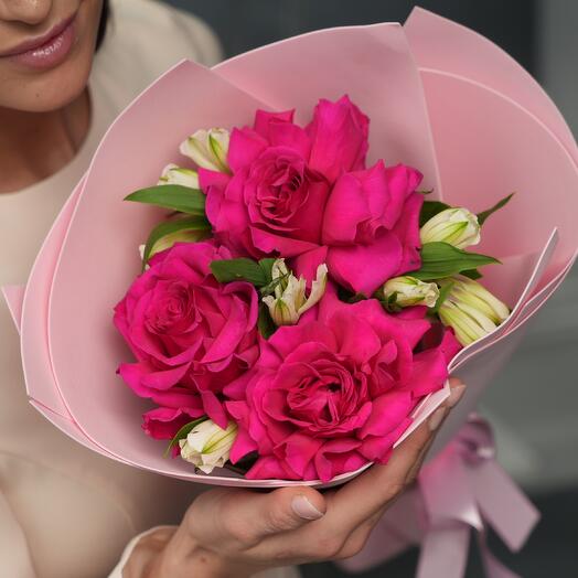 Малиновая французская роза с альстромерией (M) (143)