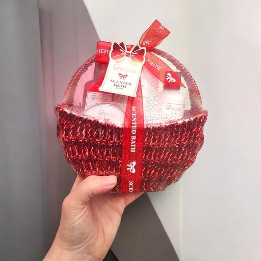 Red spa basket