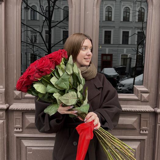 25 Ароматных Длинных Красных Роз 70см