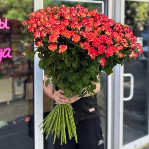 Букет кустовых роз "Пламенный танец"