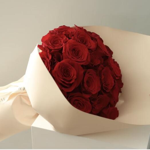 13 qırmızı gül buketi