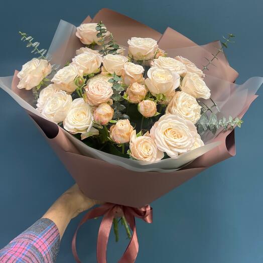 Bouquet of 7 bushy peony-shaped roses