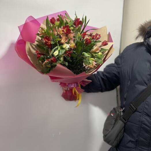 Букет из разноцветных альстрамерий микс ( цвета по наличию или по вашему выбору !)