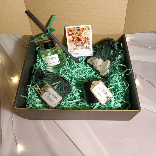 Подарочный набор "Цветочный": диффузор, ароматическая свеча, саше, диффузор для автомобиля