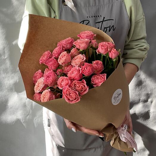 Ramo de rosas de arbusto de peonía
