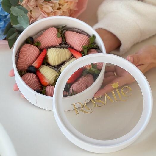 Chocolate-covered strawberries-S