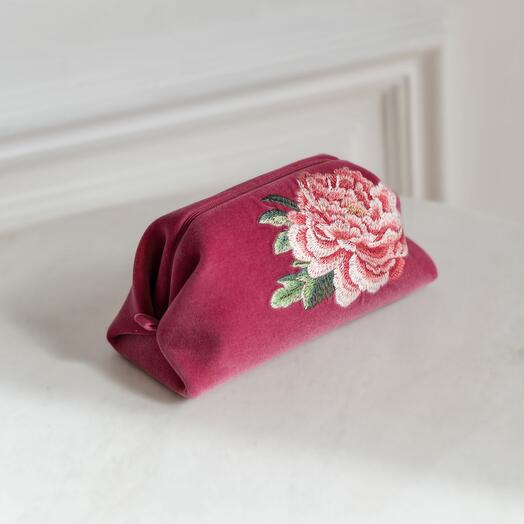 Бархатная косметичка с вышивкой, коллекция Пион, цвет розовый, ручная работа