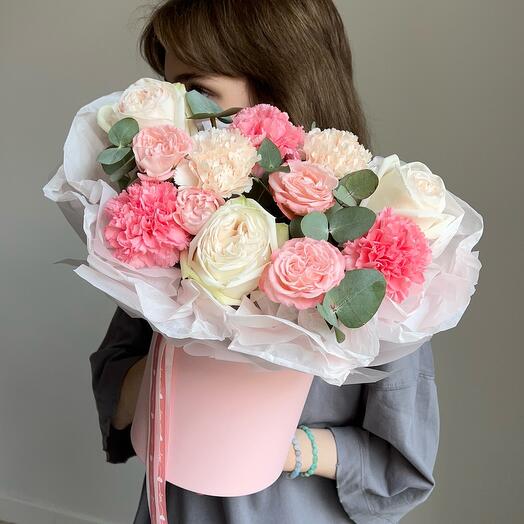Composition with a fragrant rose