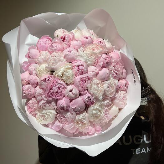 Моно из розовых пионов