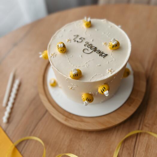 Торт с пчелами и вашей надписью