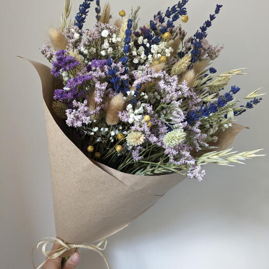 Ramo de flores lilas con lavanda