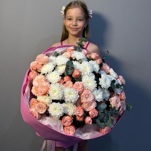 Гигант из кустовых роз