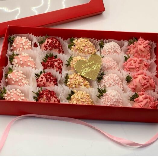 Клубника в шоколаде с топпером Я тебя люблю