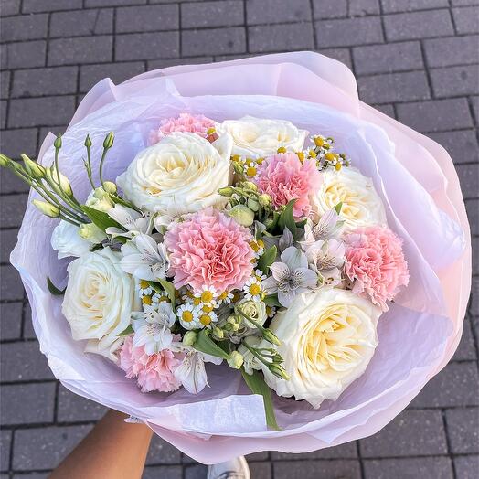 Букет из роз,альстромерии и эустомы «Яркие краски этого лета»