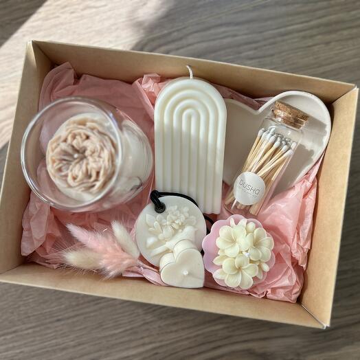 Подарочная коробка со свечами и  букет с сухоцвет«Нежность»/ подарок подруге, маме