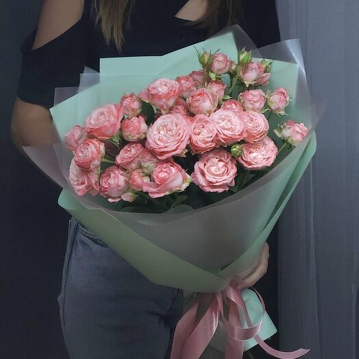 Букет коралловых кустовых роз  💗