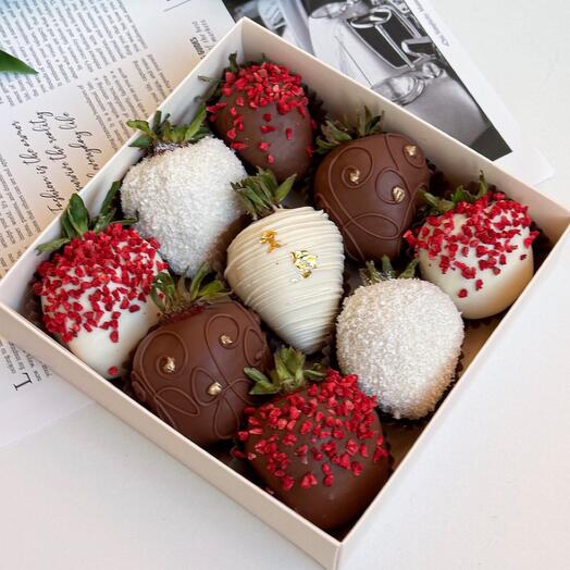 Клубника в шоколаде 9-12 ягод «Шоколадный хит»