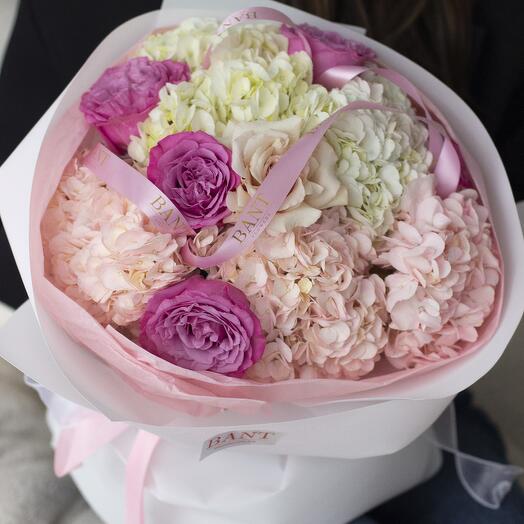 Розы с гортензией 2