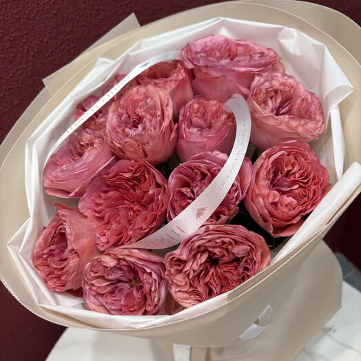 Необычный букет розовых роз