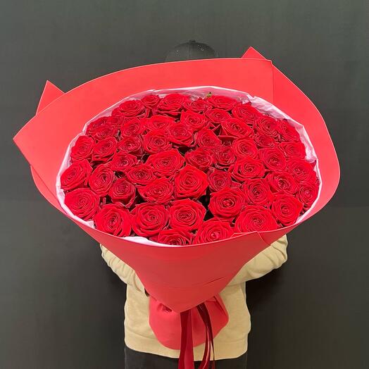 Букет из красних роз 51шт сорт Red naomi