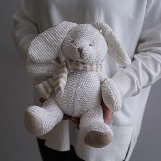 Игрушка мягконабивная «Зайчик вязаный бежевый в шарфике», 24 см