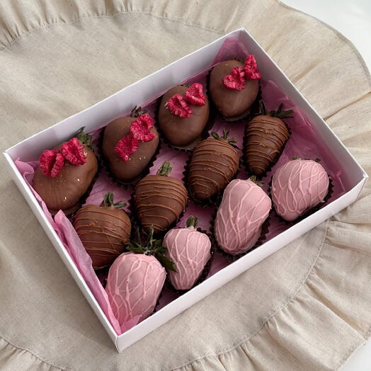 Клубника в шоколаде 12 шт 🍓