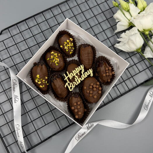 Финики в бельгийском шоколаде happy birthday