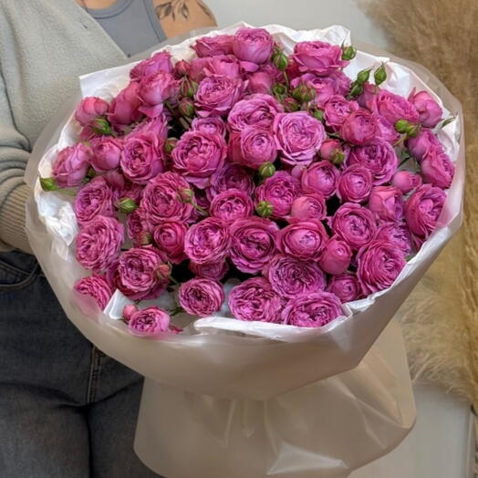 Букет из кустовых пионовидных роз🥰
