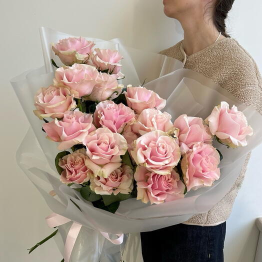 Букет из 19 французских роз Pink Mondial
