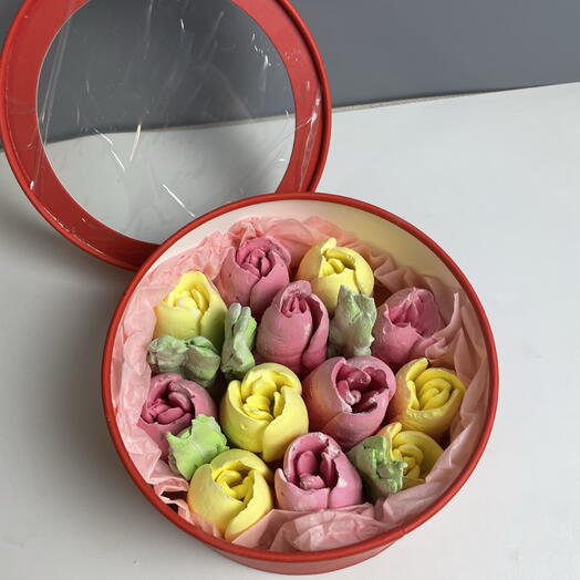 Зефирные тюльпаны в коробке шайбе D — 18 см