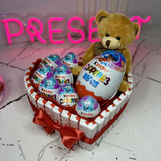 Сердце с Мишкой и Киндерами, подарок