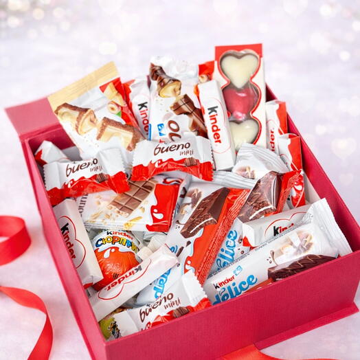 Подарочная коробка со сладостями