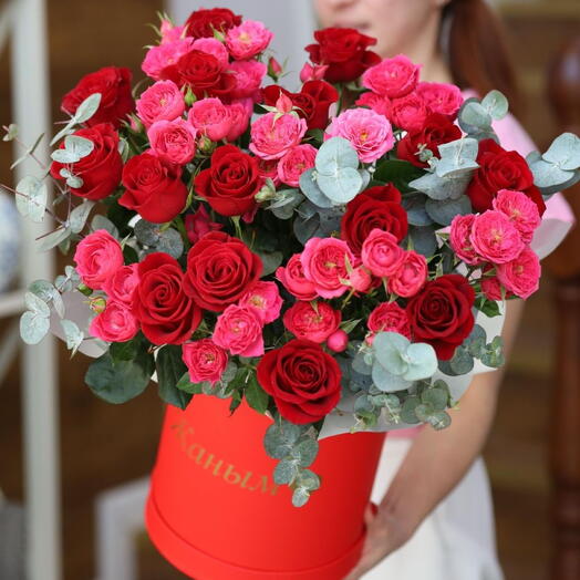 Цветы в коробке Жаным