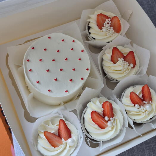 Бенто и 5 капкейков ️