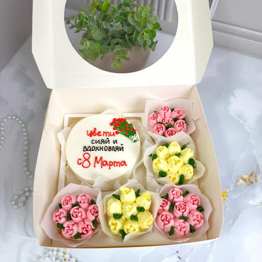 Набор сладостей Бенто торт + капкейки с кремовыми цветами, в подарок на 8 марта