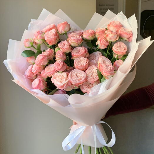 Букет из 9 кустовых розовых роз🌸