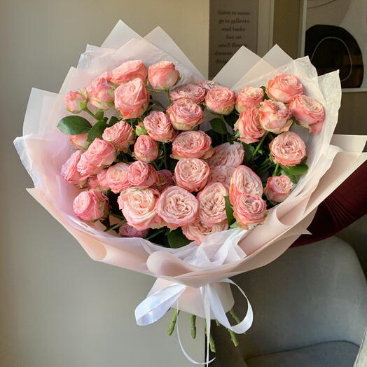 Букет из 9 кустовых розовых роз🌸