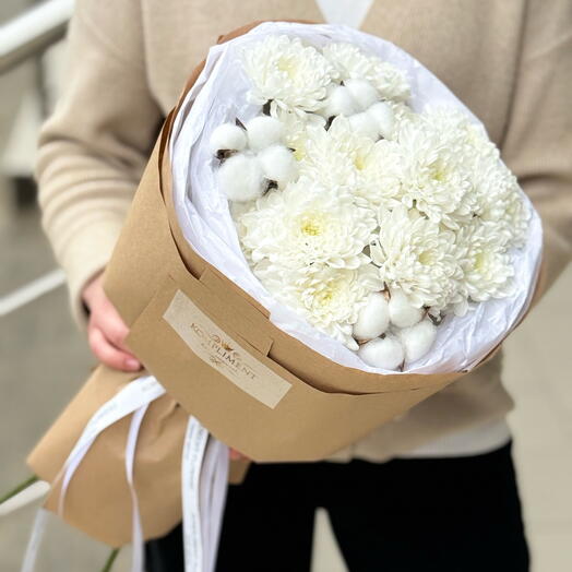 Хризантемы в букете белоснежные🌸