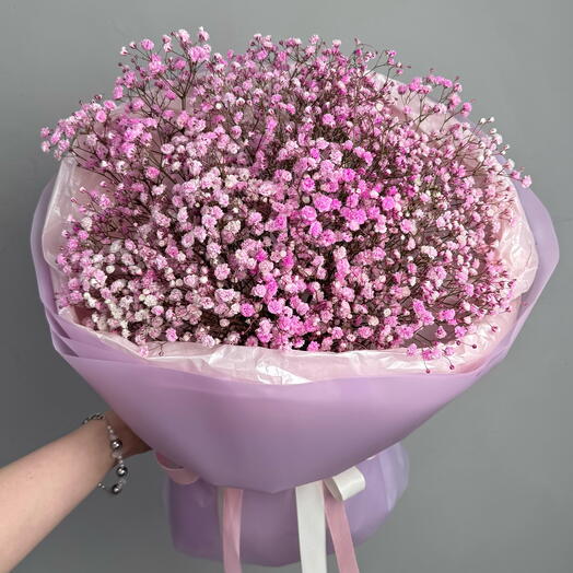Воздушный букет из розовой гипсофилы