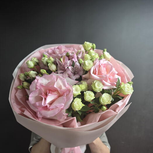 Букет французких и кустовых роз 💐